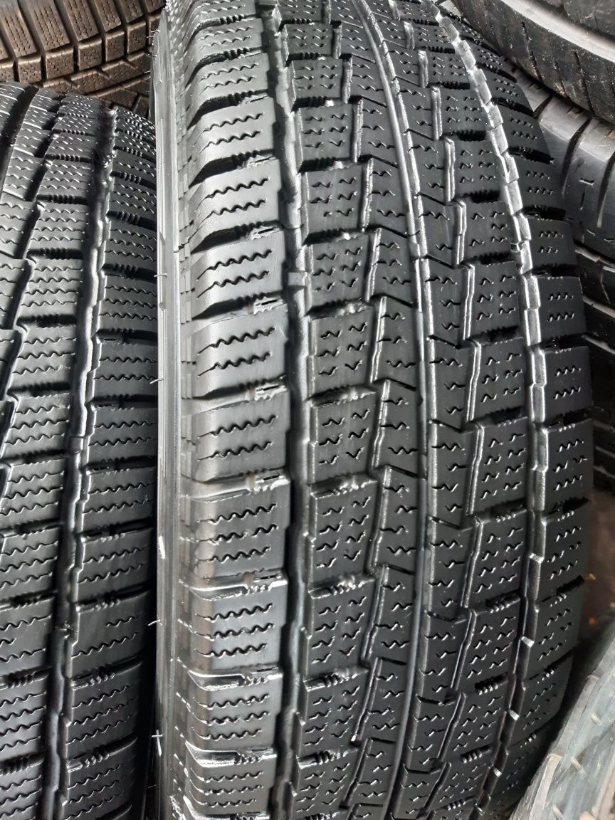 2 anvelope 205/75r16c  marca Hankook an 2018, preț 250 lei bucata