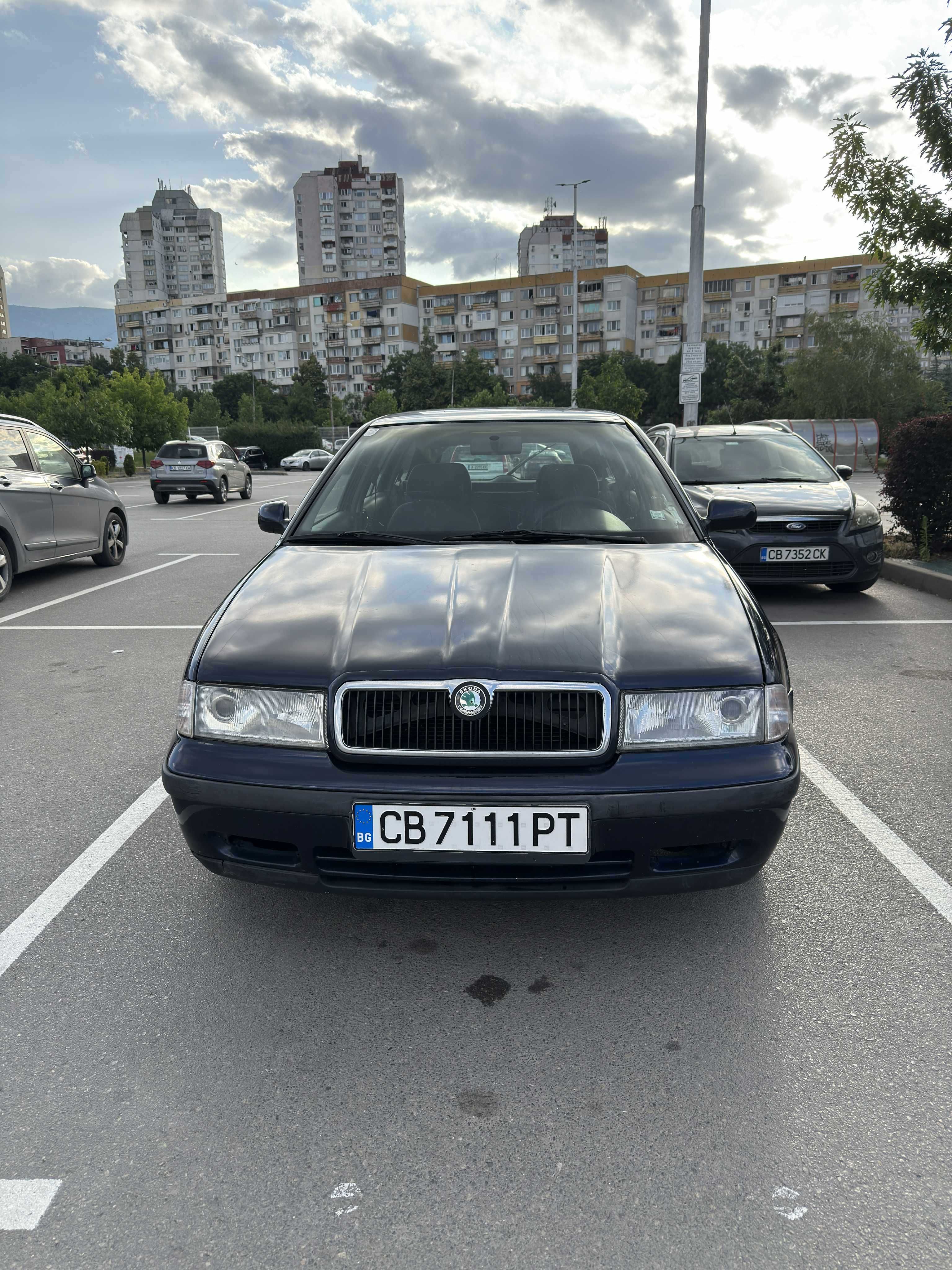 Продавам шкода октавия 1.9 90кс 4/4