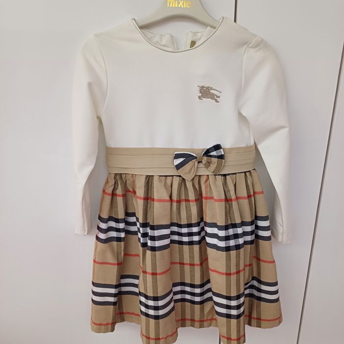 Детска рокля.Нова