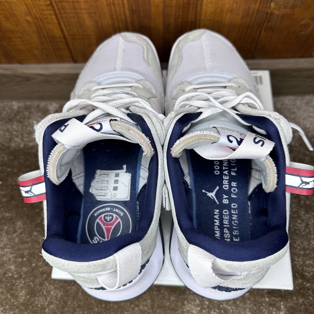 Adidasi Paris Saint-Germain x Air Jordan