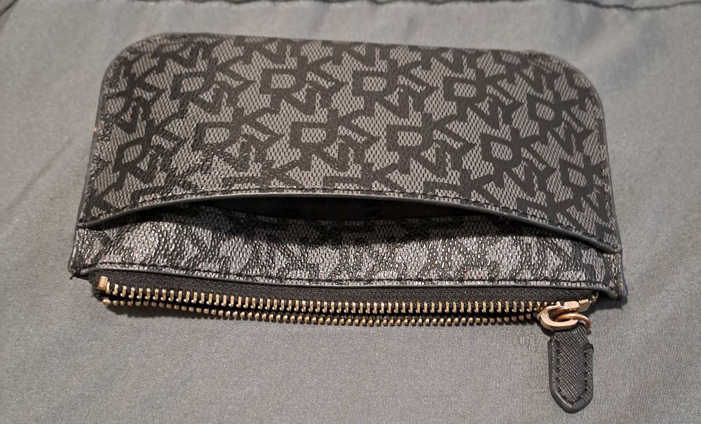 Дамски портмонета Fossil, DKNY