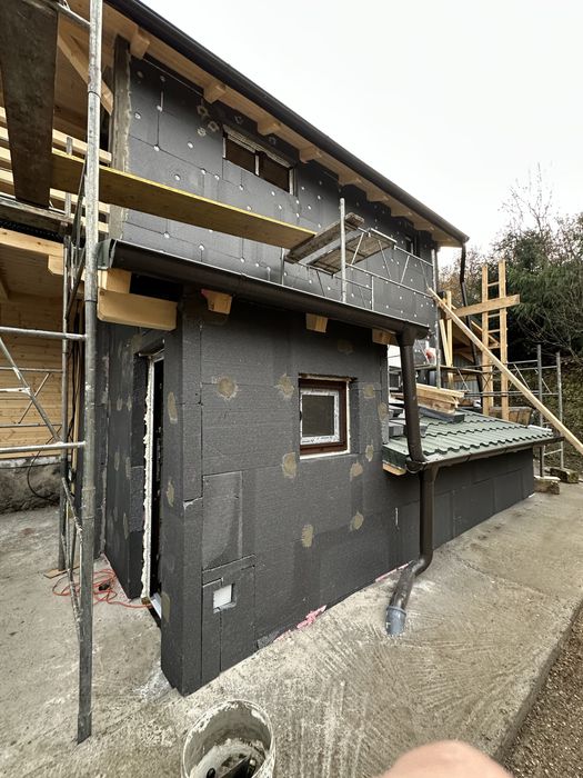 Execut Amenajari Interioare si exterioare !