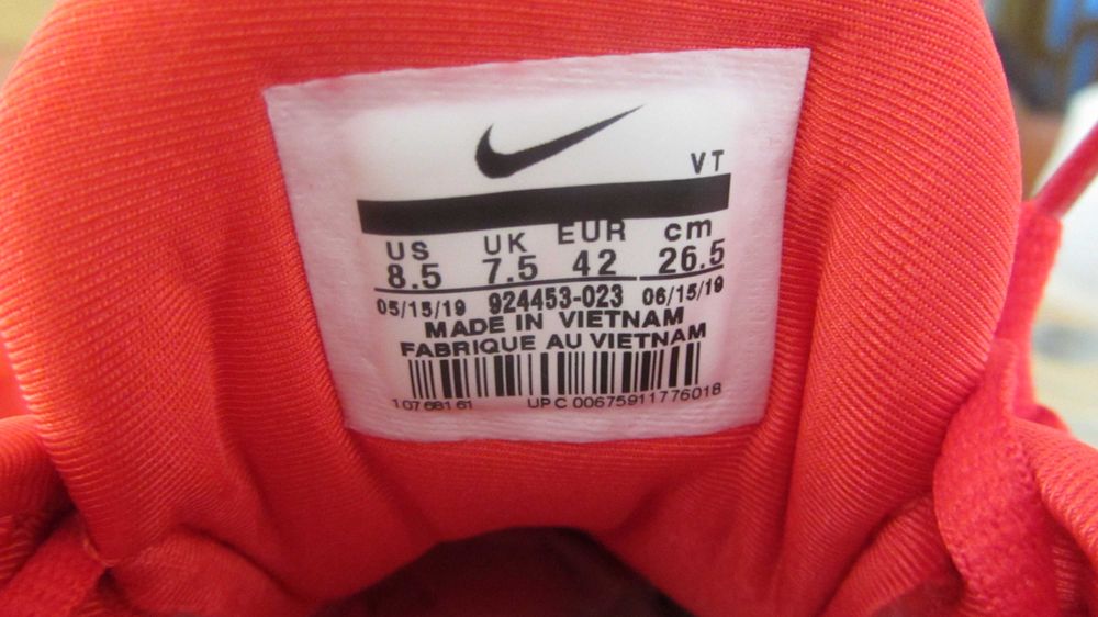 Nike Air Vapormax Plus noi in cutie marimea 42