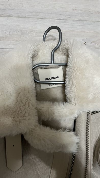 Cojoc dama crem Pull&Bear