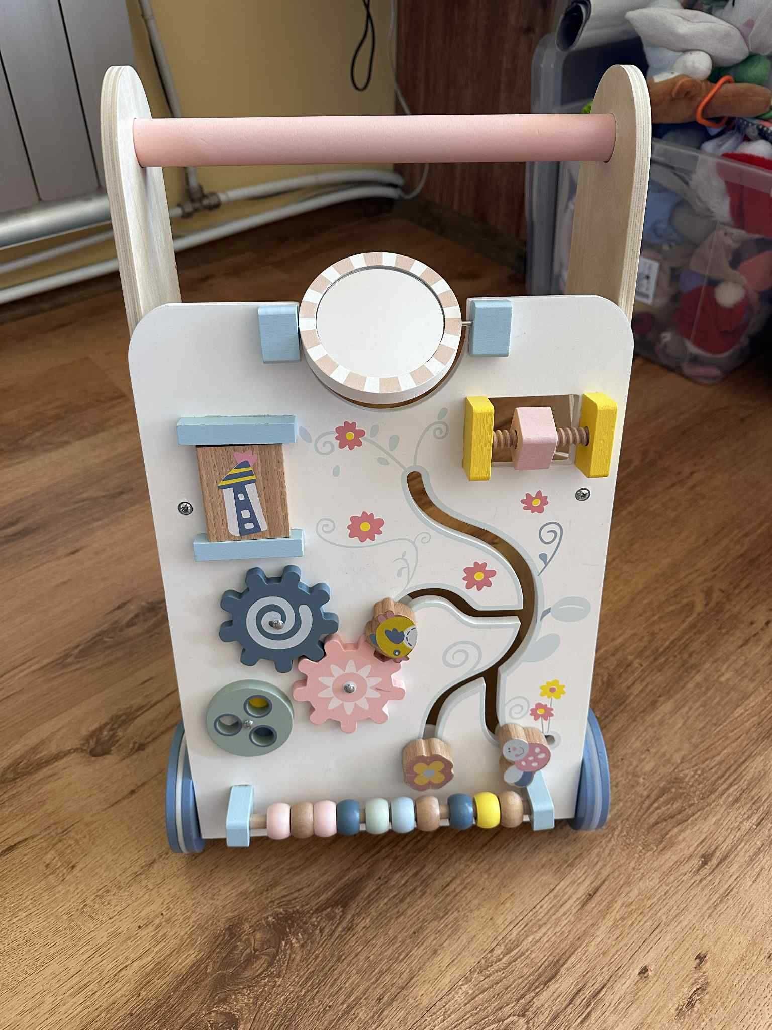 Дървена проходилка - baby walker
