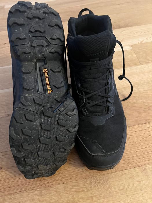 Bocanci Adidas TERREX mărimea 43.5 cu Gore-Tex si talpa Continental