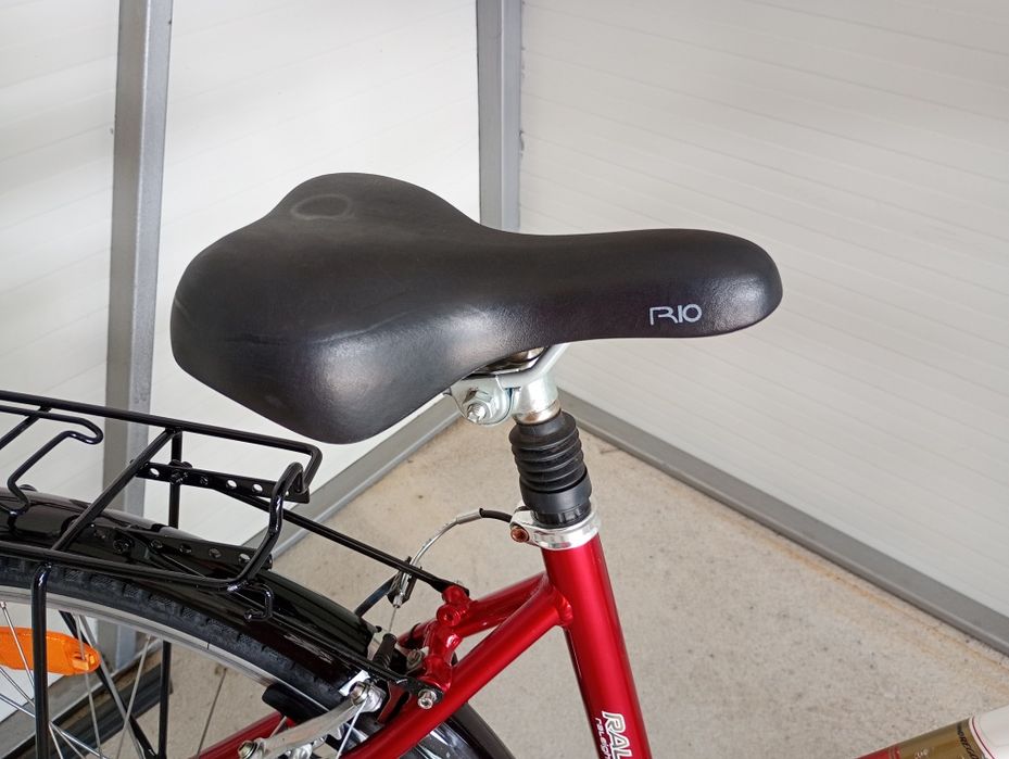 Vând bicicleta Raleigh,roti 28,cu 21 vit,stare f bună !