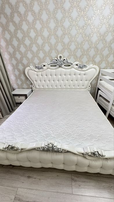 Продам кровать 200х180