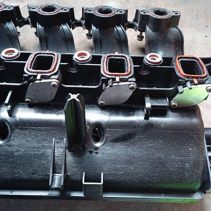 Всмукателен колектор BMW E60