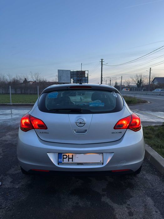 Opel astra j 2011