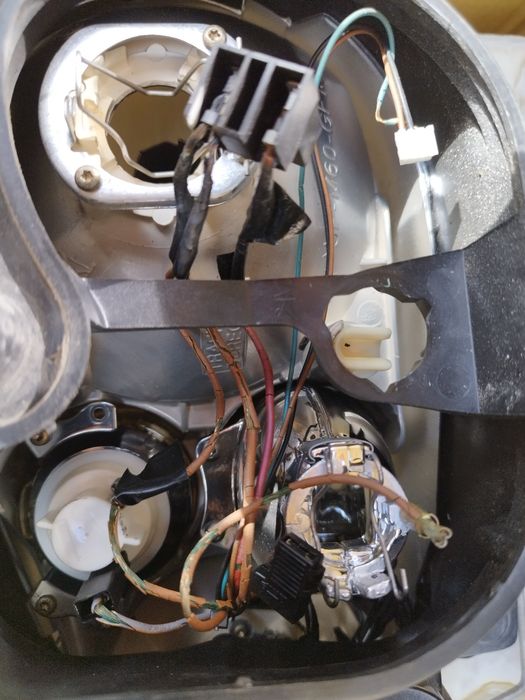 Продавам фарове за Golf4