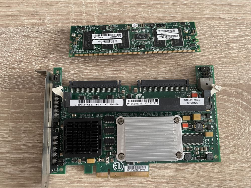 intel SRCU42E scsi raid controller