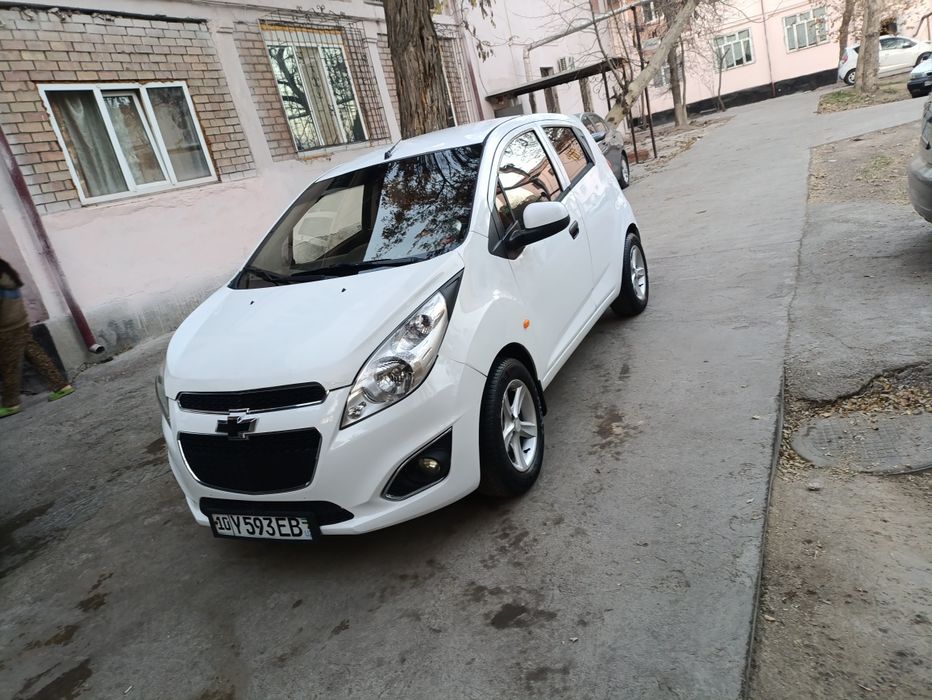 Спарк 1, позитсия срочна сотилади гази бор факат аформленияга