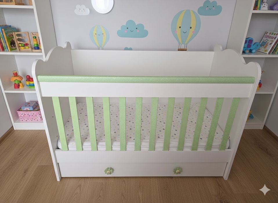 Бебешка кошара с чекмеджета и матрак