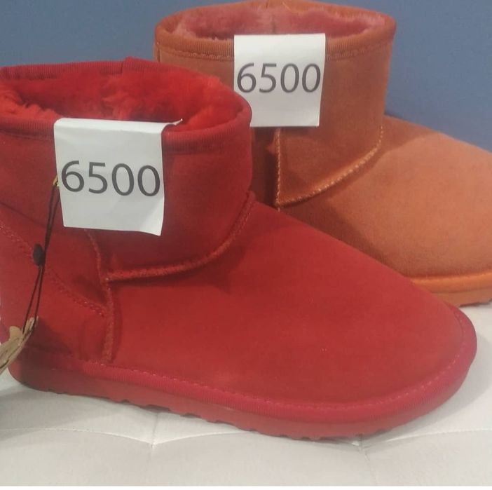 Уги замшевые , красныйе 5000тг.