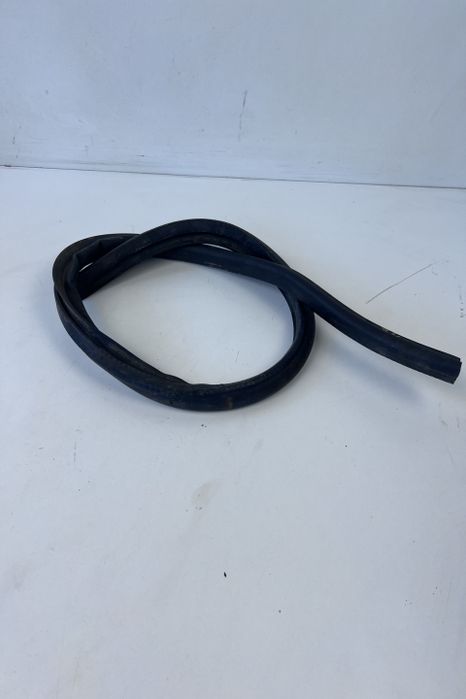 Cheder compartiment motor 1K0823723B Volkswagen VW Golf a 5-a generat