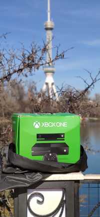 Xbox 500 gb  + Два джойстика + Kinect +  Наушники + Xbox Game Pass на