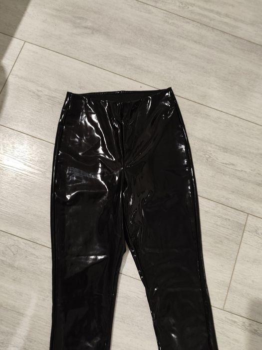 Дамски лачени клин