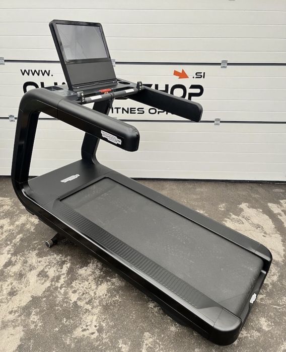 Technogym artis Професионална фитнес пътека