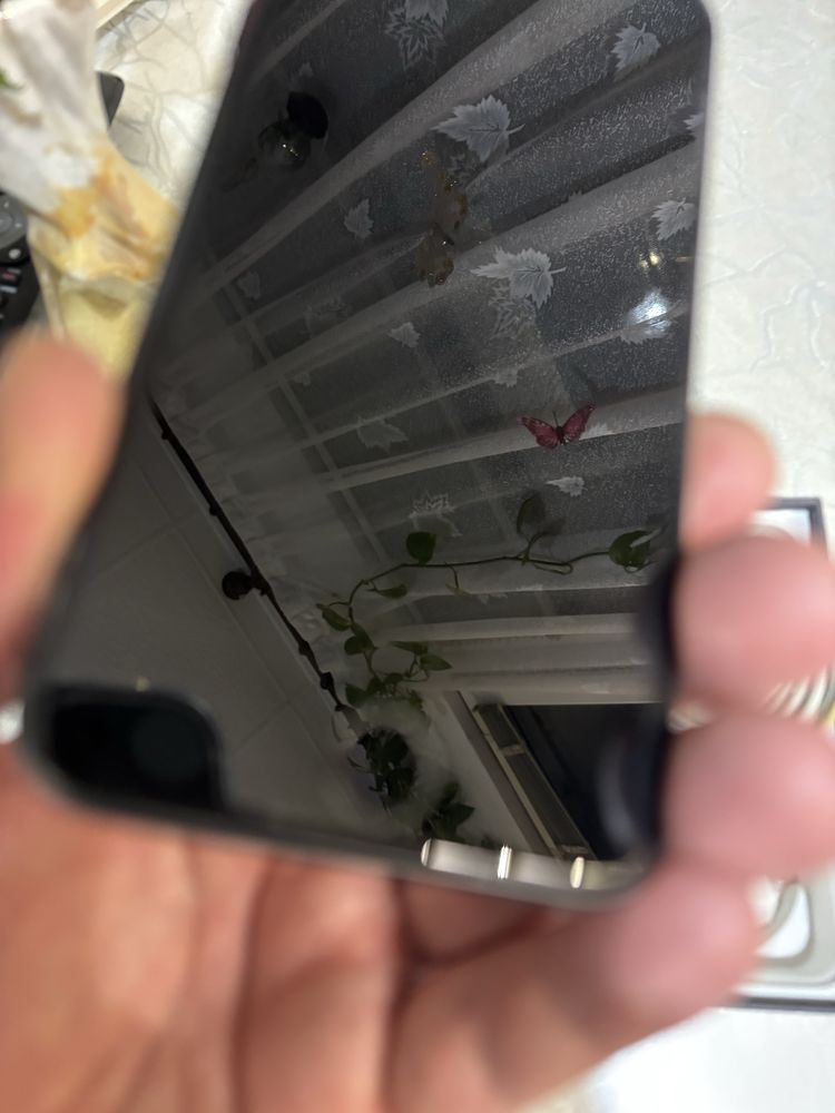 Iphone 8 64g пълен комплект зарядно кабел слушалки