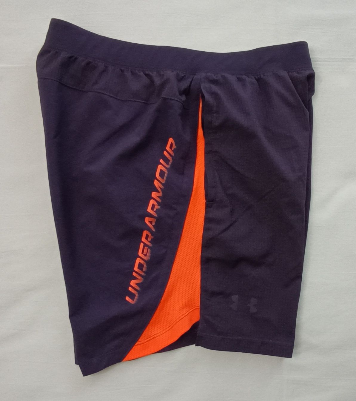 Under Armour UA Shorts оригинални гащета M спорт фитнес шорти бягане