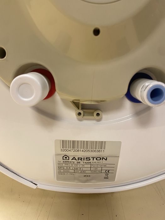 Бойлер Ariston 100 литра и душ панел