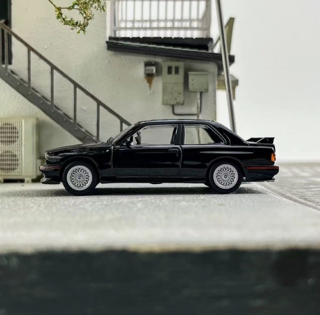 Продам коллекционную модель. 1:24 BMW M3. Или E30.