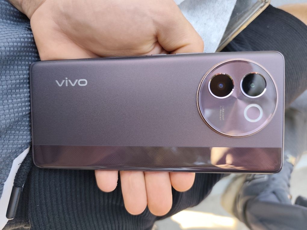 Телефон Vivo v30e 12 256