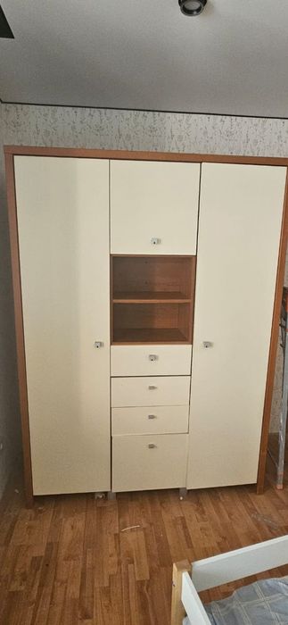 Продам шкаф в спальню