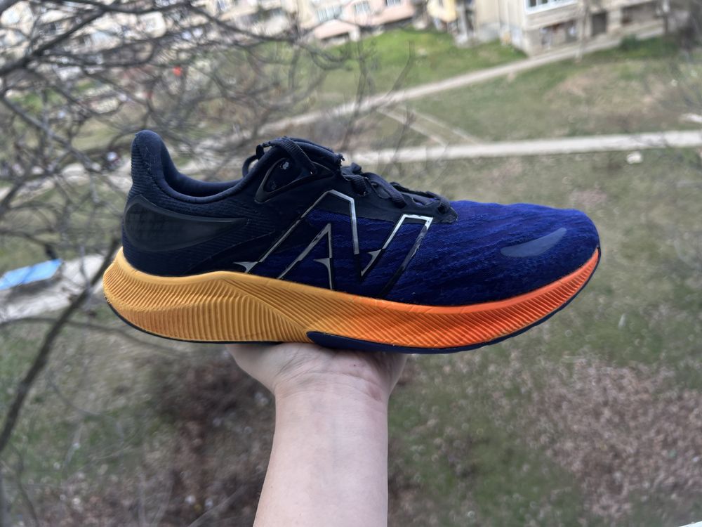 New Balance FuelCell Propel v3 — номер 44