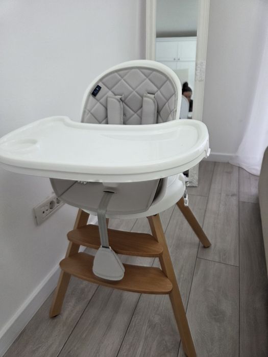 Scaun de masa bebe nou nout calitate