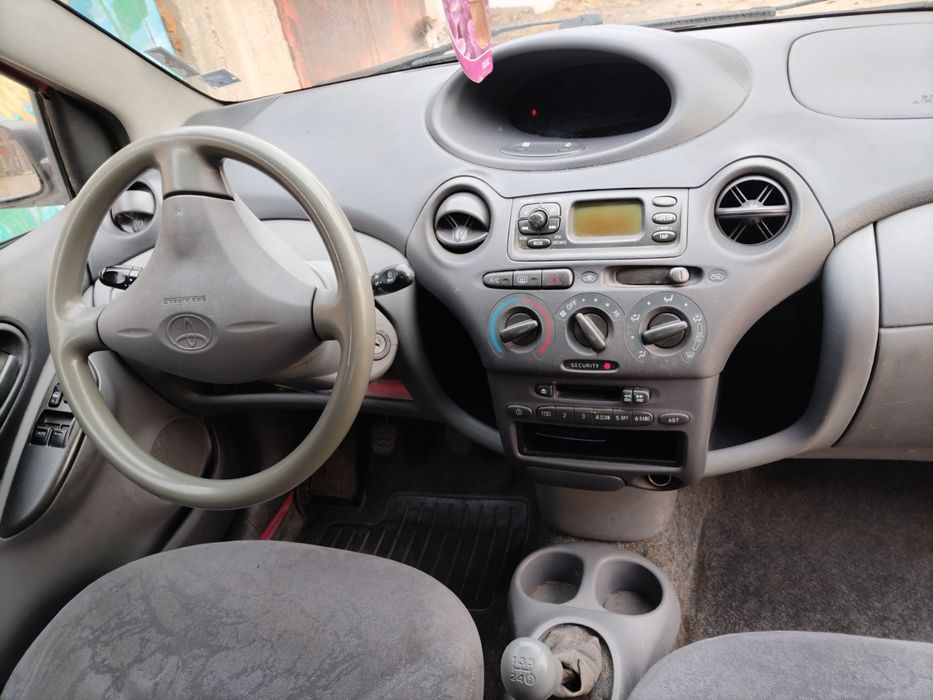 Toyota Yaris 1.0 газ