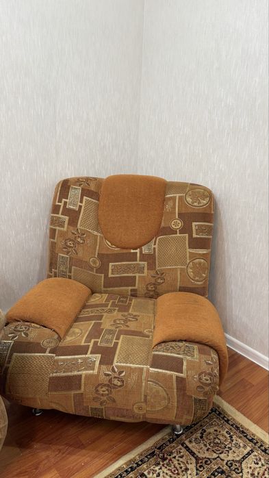 Диван с креслами продаются