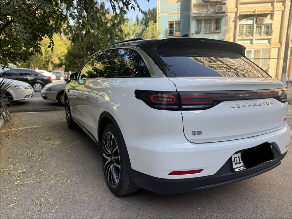 Нотариус Leapmotor C11 электр 2022