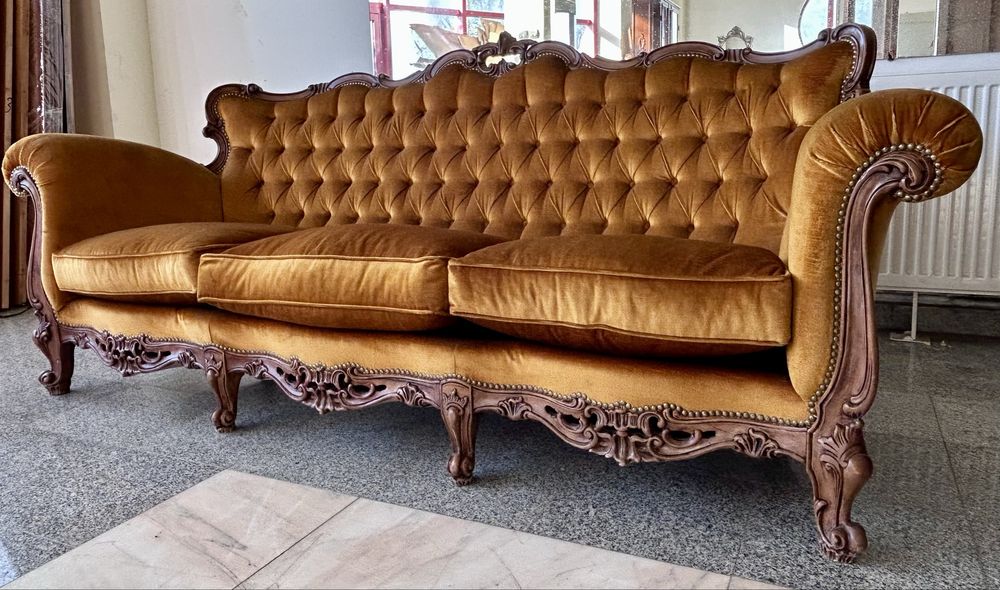 Canapea cu structura din lemn masiv de nuc