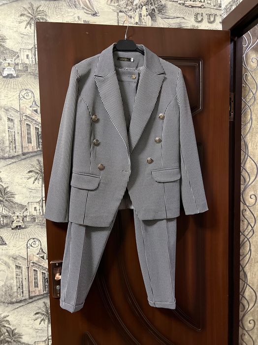 Костюм в отличном состоянии