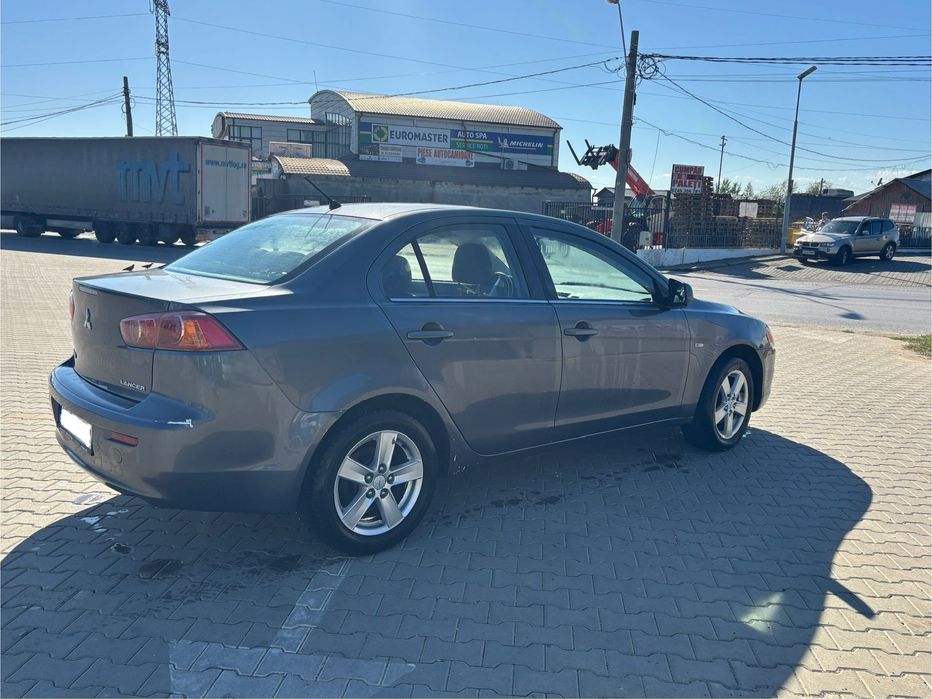 Mitsubishi Lancer
