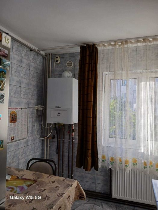 Apartament 3 camere, 2 bai, izolat, etaj 1 - Motru, Gorj