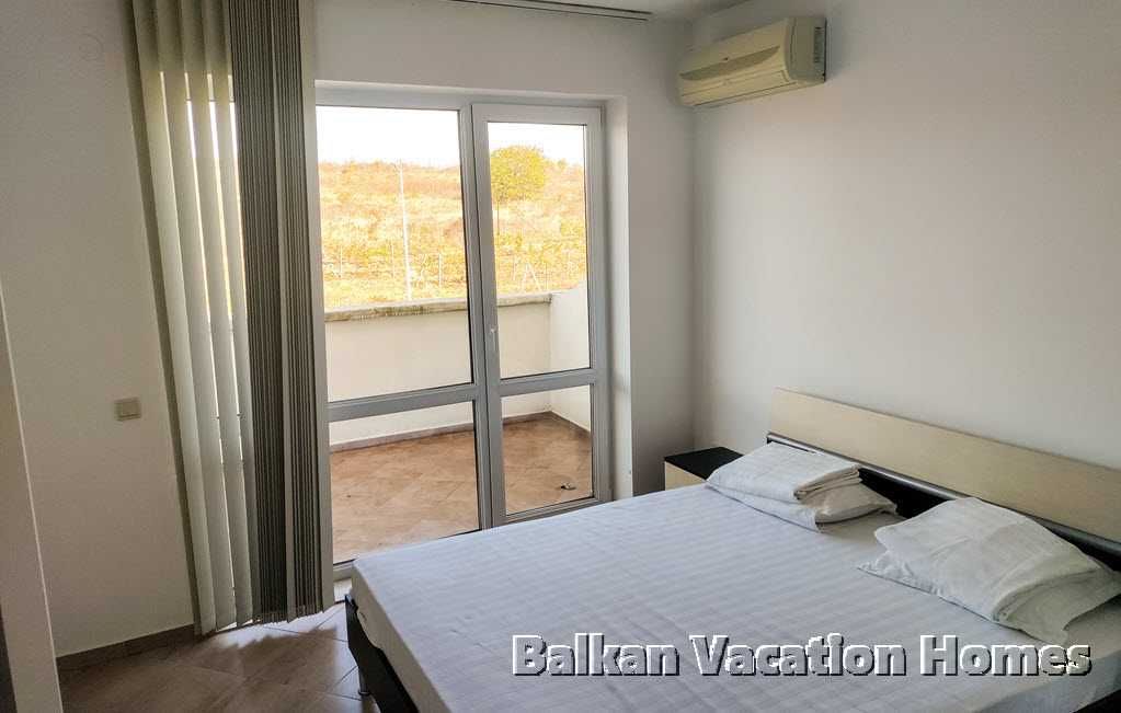 Продава се Тристаен апартамент в Бяла - 139 кв.м за 756 €/кв.м - Снимка #9