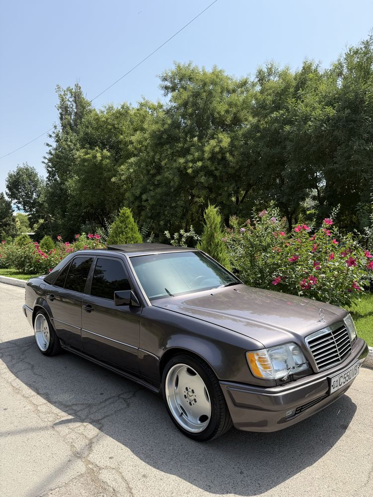 Мерседес Бенз W124 волчок 5.5 AMG матор сотилади