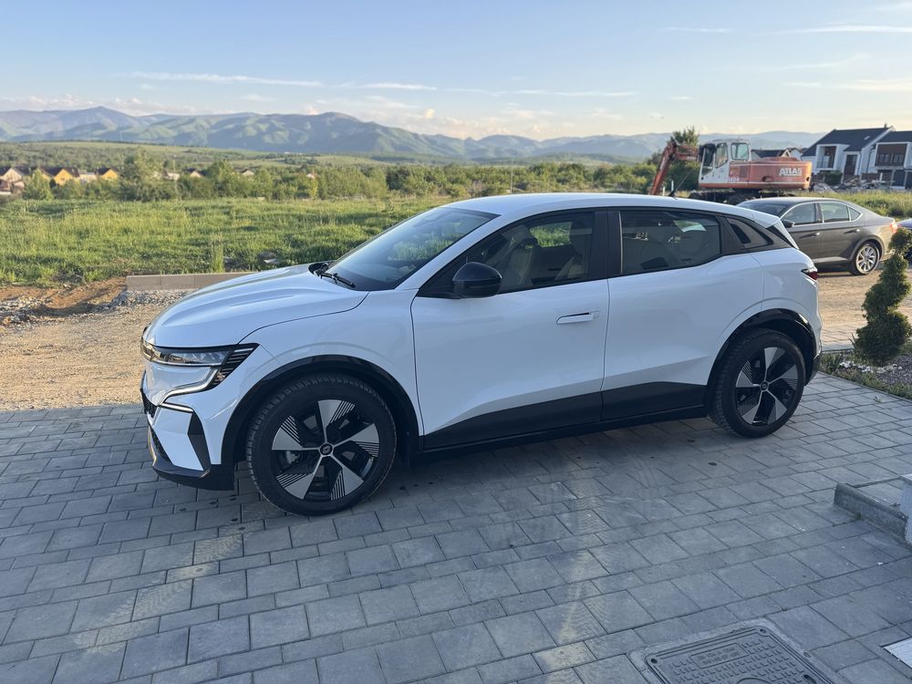 Renault megane E-tech ev40 standard charge