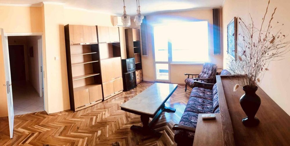 Дава се под наем Тристаен апартамент в Бургас, Братя Миладинови - 90 кв.м за 510 € - Снимка #1