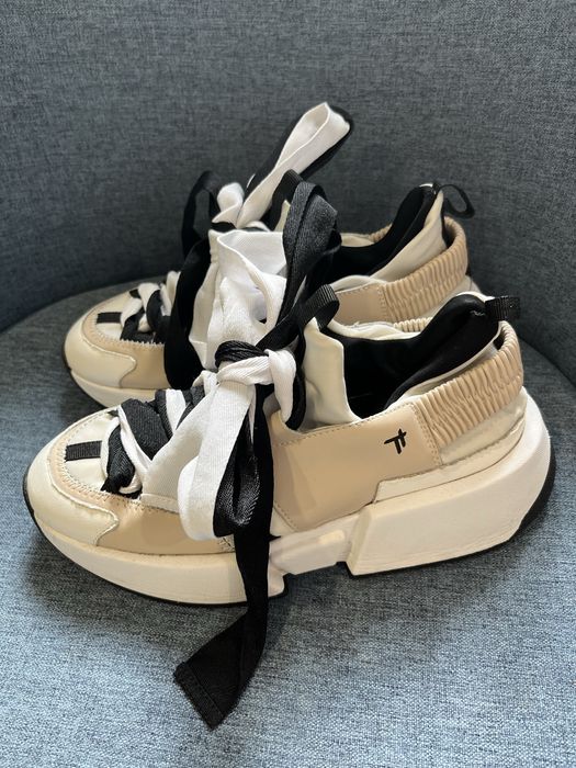 Сникърси Togoshi