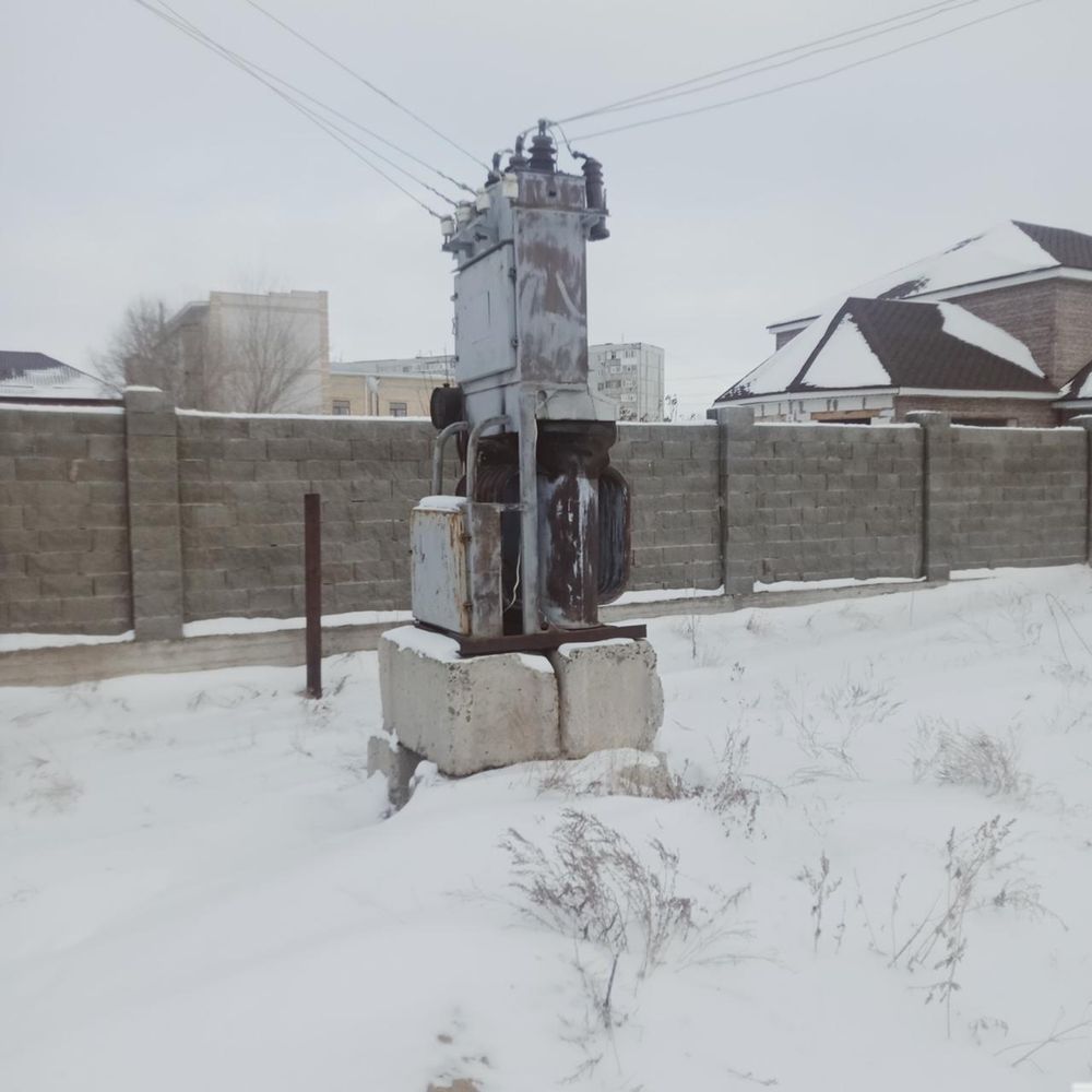 Трансформатор и 3-4 столба в прадаже в робочим состояние