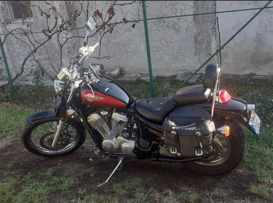 Motocicleta Honda VT Shadow C 600