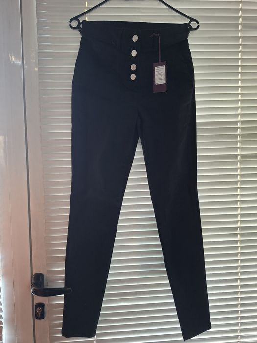 Нови дрехи с етикети на едро