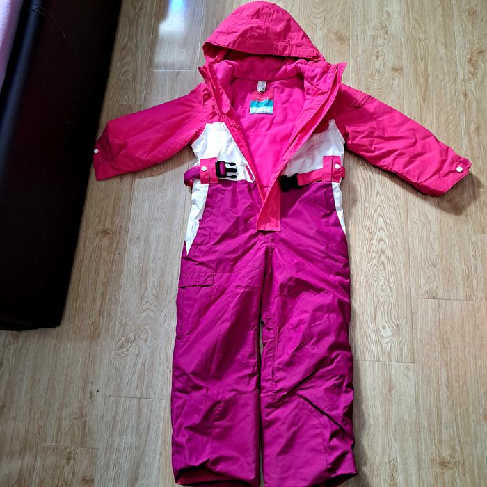 Hainute si incaltaminte fete de calitate noi sau  purtate maxim o data