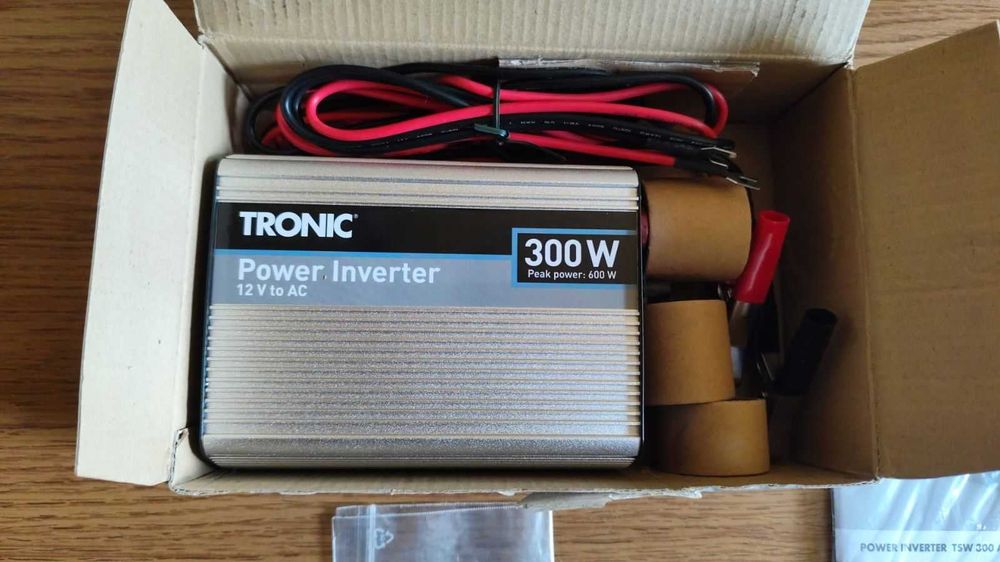 Invertor auto TRONIC 300W - de la 12V la 220V (Sinus Pur) !