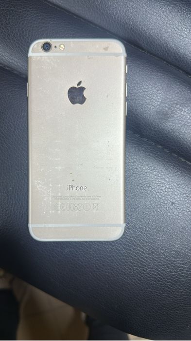 Продается Айфон шестой
