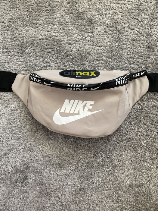 Чанта Nike за кръст